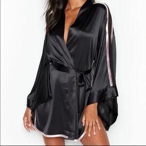 Victoria's Secret Satin Kimono Robe Black And Pink